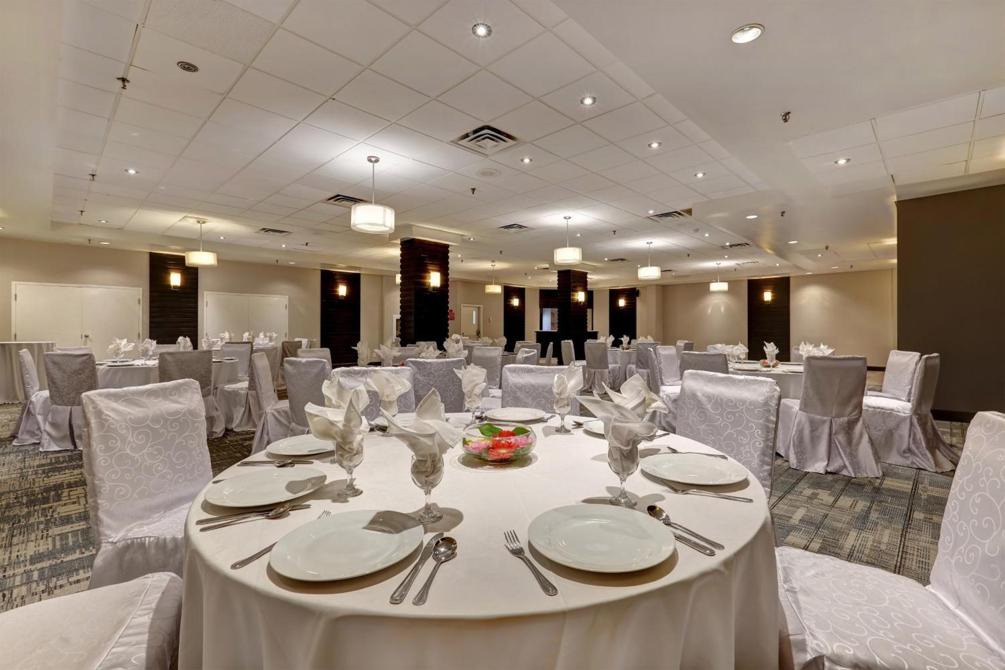Four Points By Sheraton Toronto Mississauga Bagian luar foto
