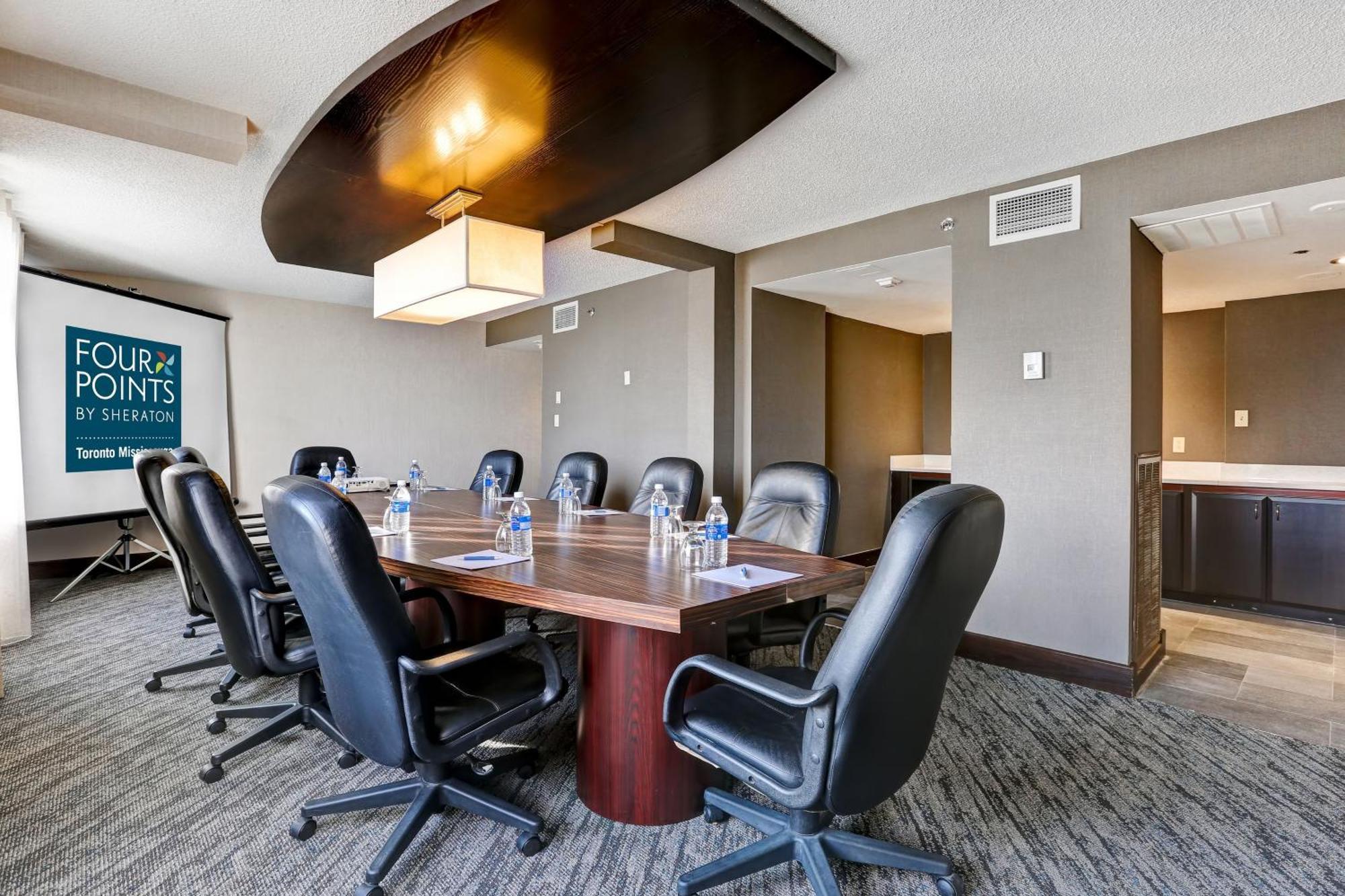 Four Points By Sheraton Toronto Mississauga Bagian luar foto